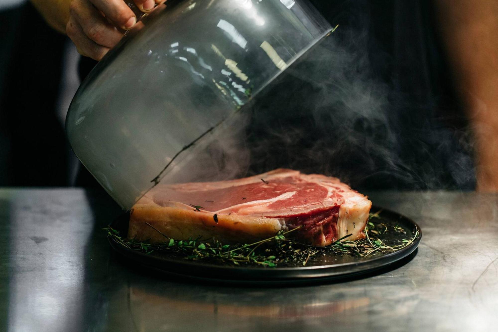 The Ritz-Carlton, Vienna Hotel Екстериор снимка A piece of meat being seasoned with a dry rub