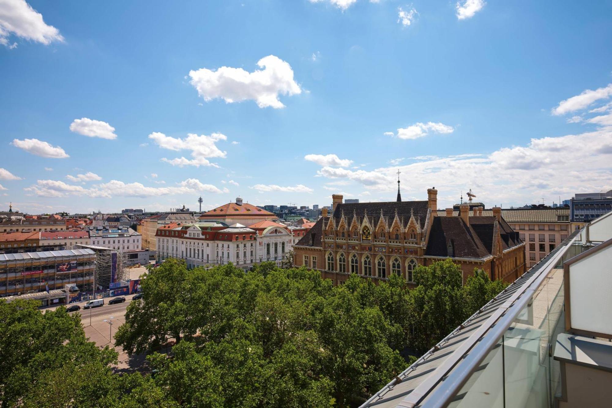 The Ritz-Carlton, Vienna Hotel Екстериор снимка View from the top of the building