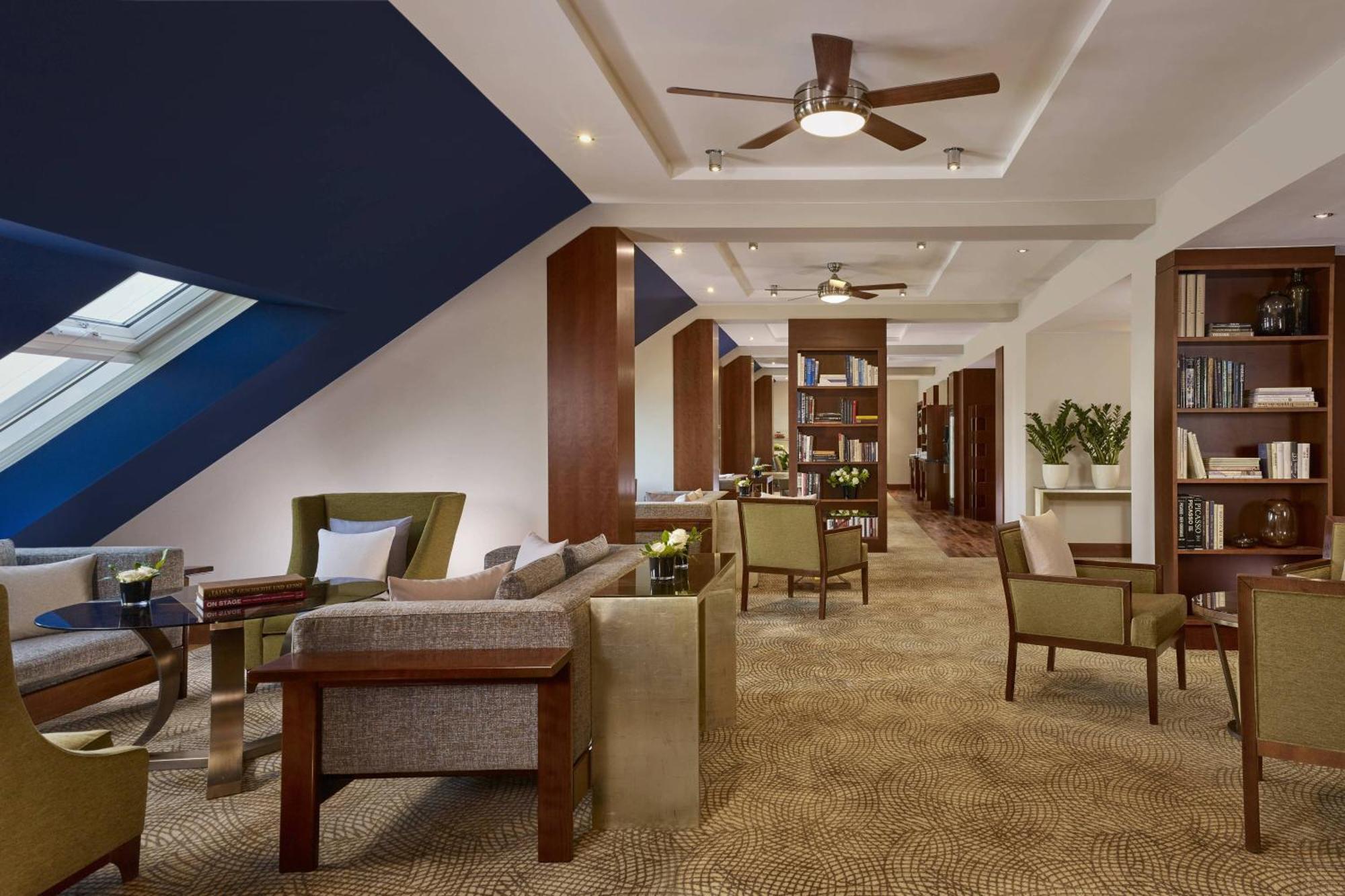 The Ritz-Carlton, Vienna Hotel Екстериор снимка The Library at The Connaught