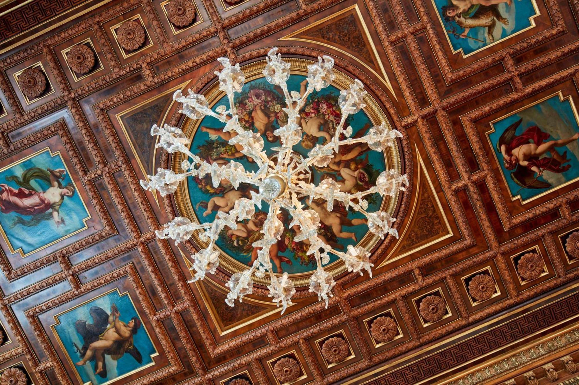 The Ritz-Carlton, Vienna Hotel Екстериор снимка Ceiling of the ballroom