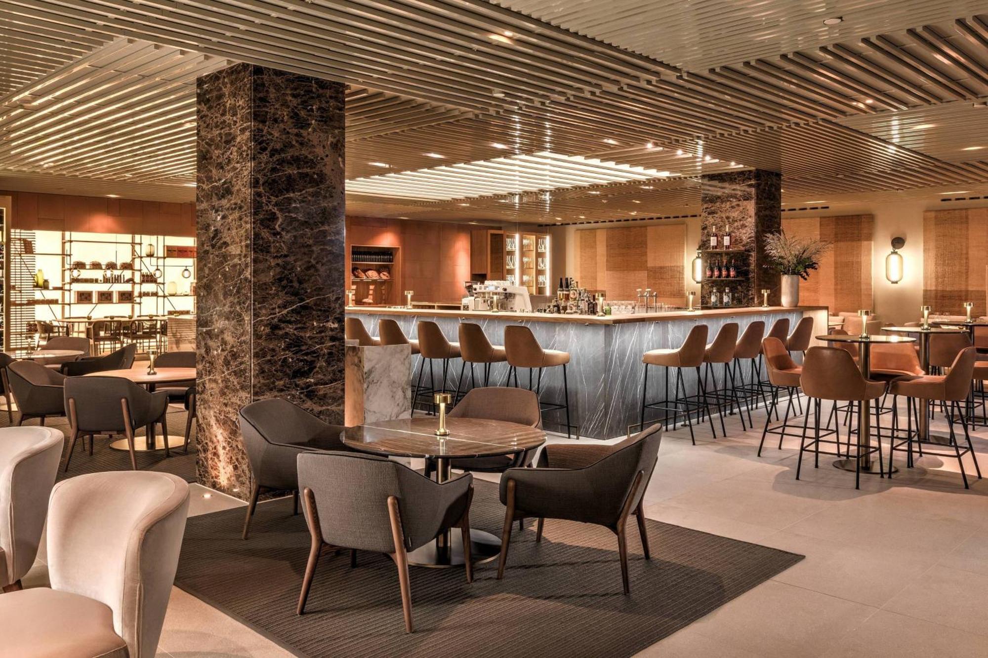 The Ritz-Carlton, Vienna Hotel Екстериор снимка The bar at the lounge