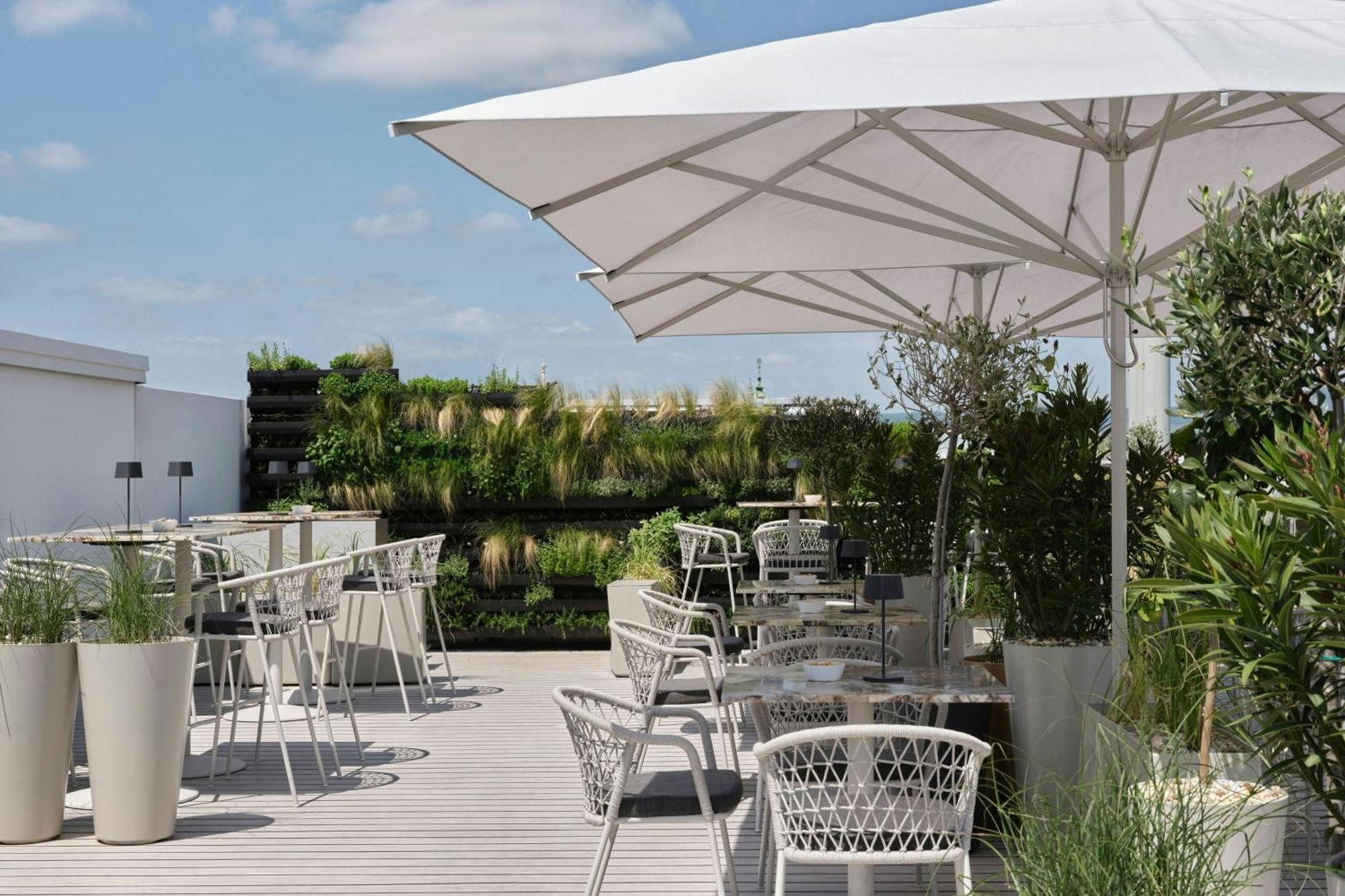 The Ritz-Carlton, Vienna Hotel Екстериор снимка The rooftop terrace