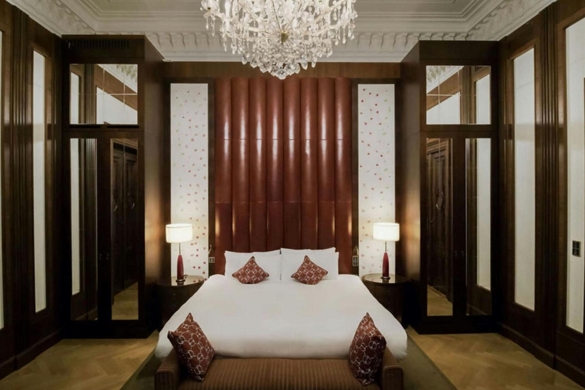 The Ritz-Carlton, Vienna Hotel Екстериор снимка A bedroom at the hotel